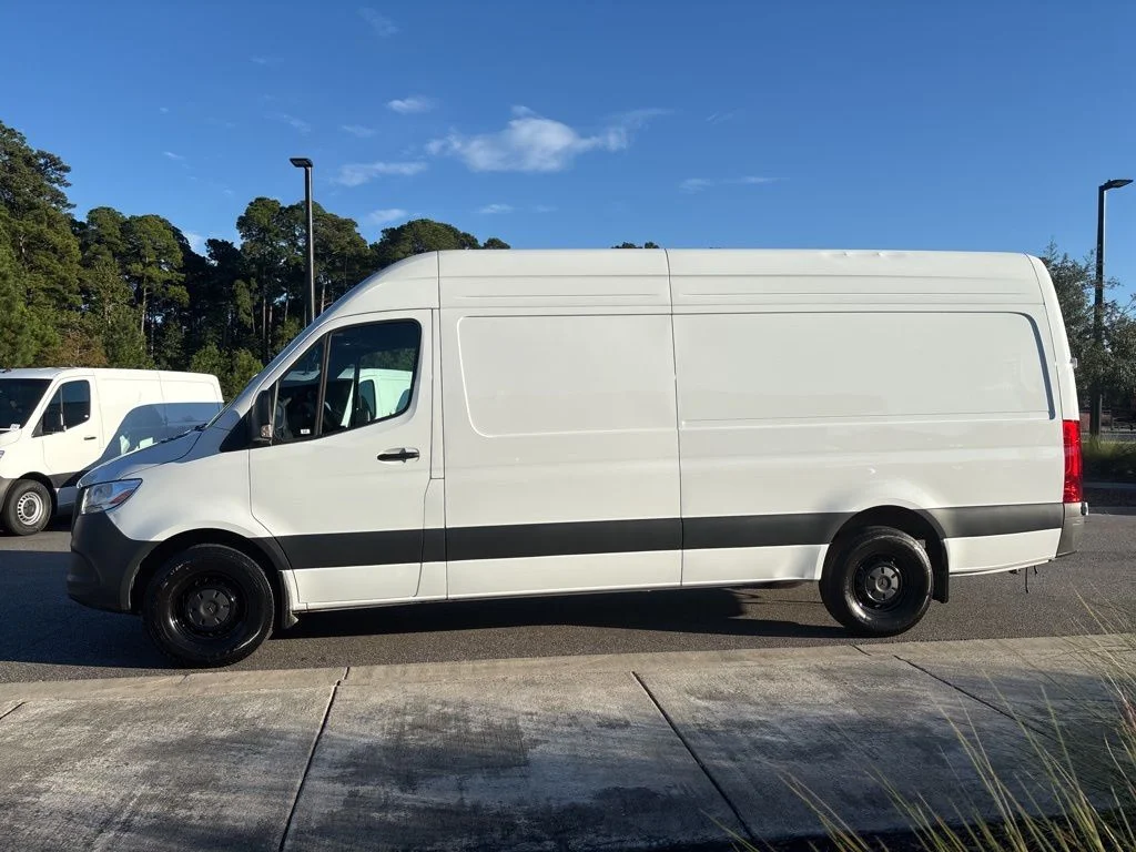Used 2025 Arctic White Mercedes-Benz Cargo 170 WB image 6