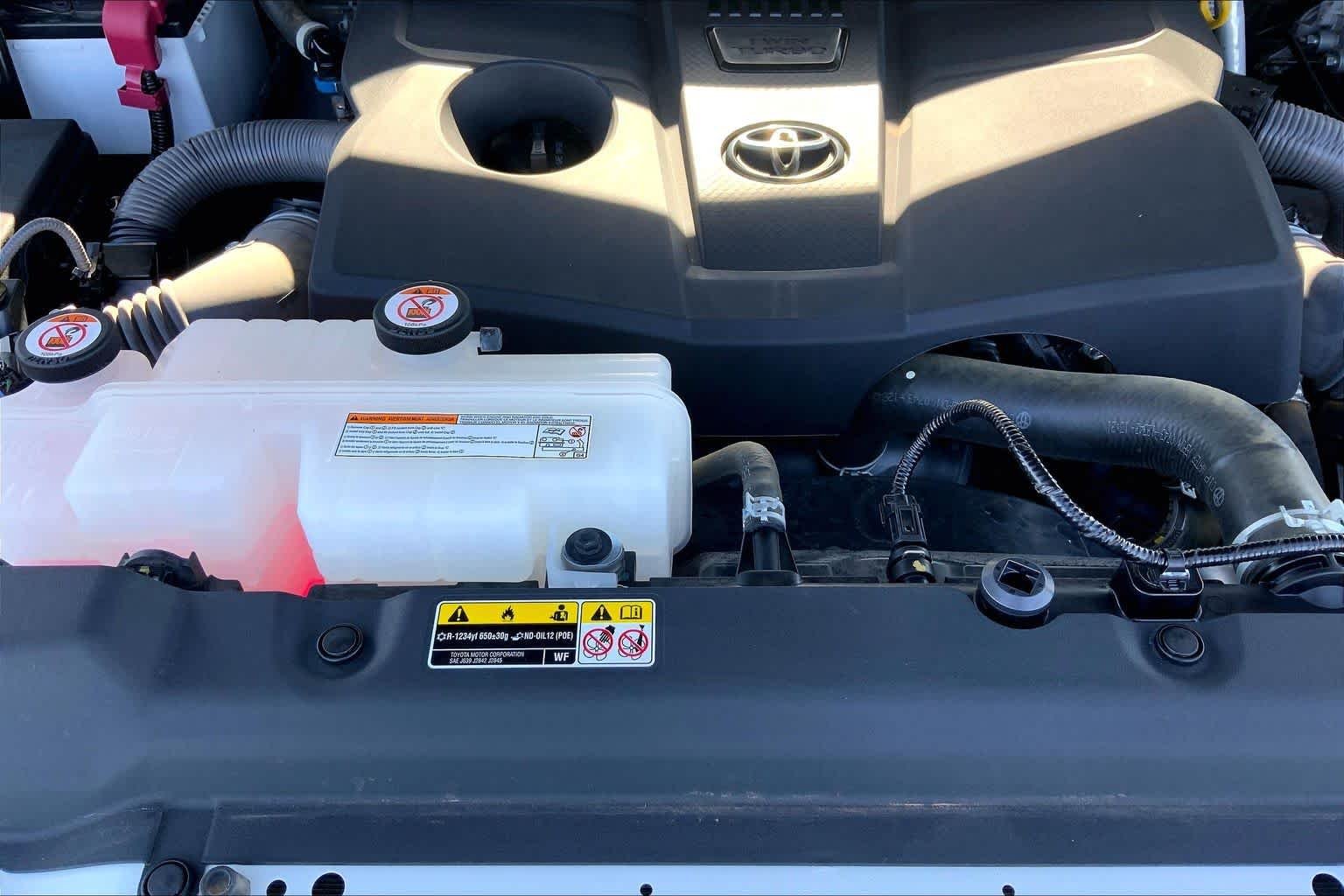 Used 2023 Ice Cap Toyota SR5 image 32