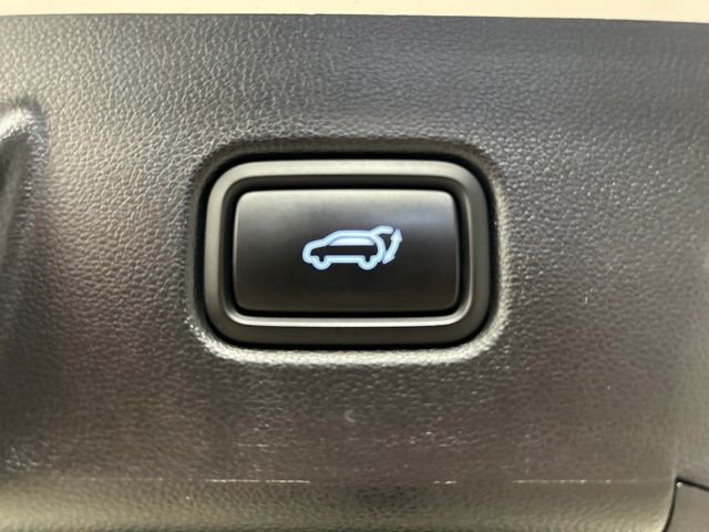 Used 2024 White Pearl Hyundai SEL image 22