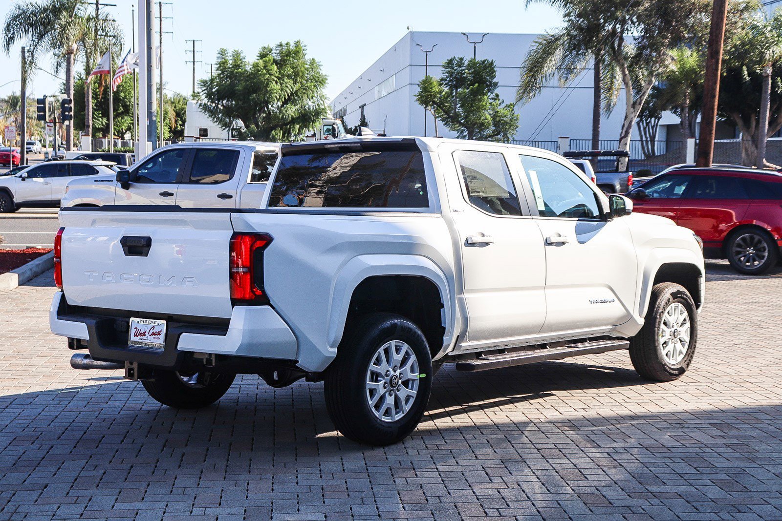 2025 Toyota Tacoma SR5 - Photo 6