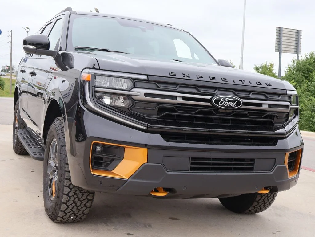 New 2026 Agate Black Metallic Ford Tremor® image 6