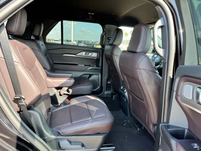 New 2026 Agate Black Metallic Ford Platinum™ image 20