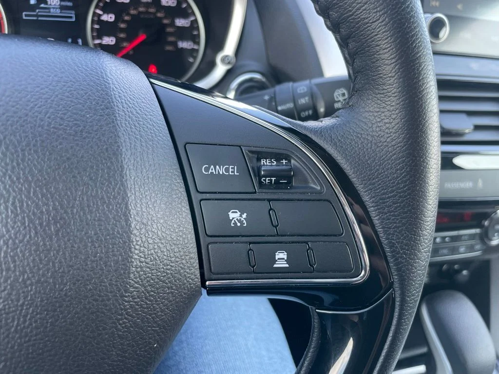 Used 2024 Silver Mitsubishi SE image 20