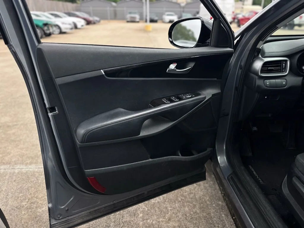Used 2020 Silver Kia L image 18