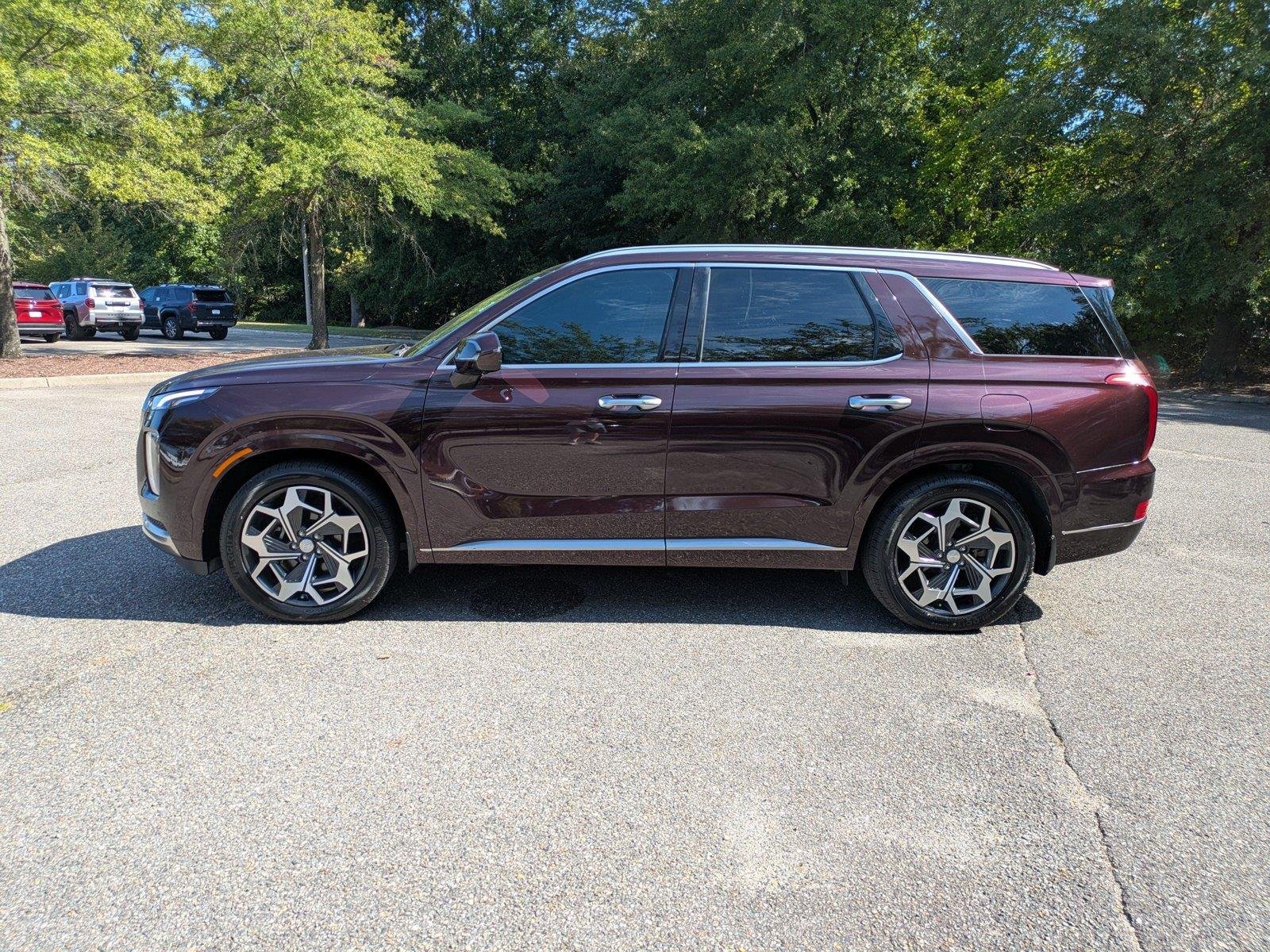 Used 2022 Sierra Burgundy Hyundai Calligraphy image 7