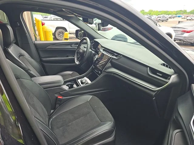 Used 2024 Black Jeep Altitude X image 17