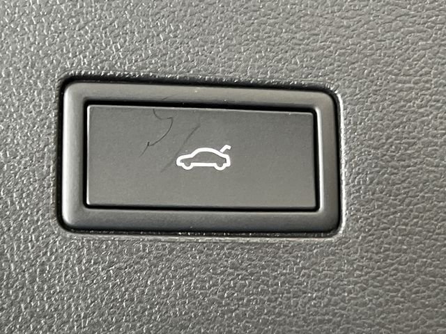 New 2026 White Volkswagen 2.0T SE w/Technology image 6