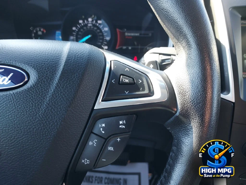 Used 2015 Gray Ford SEL image 16