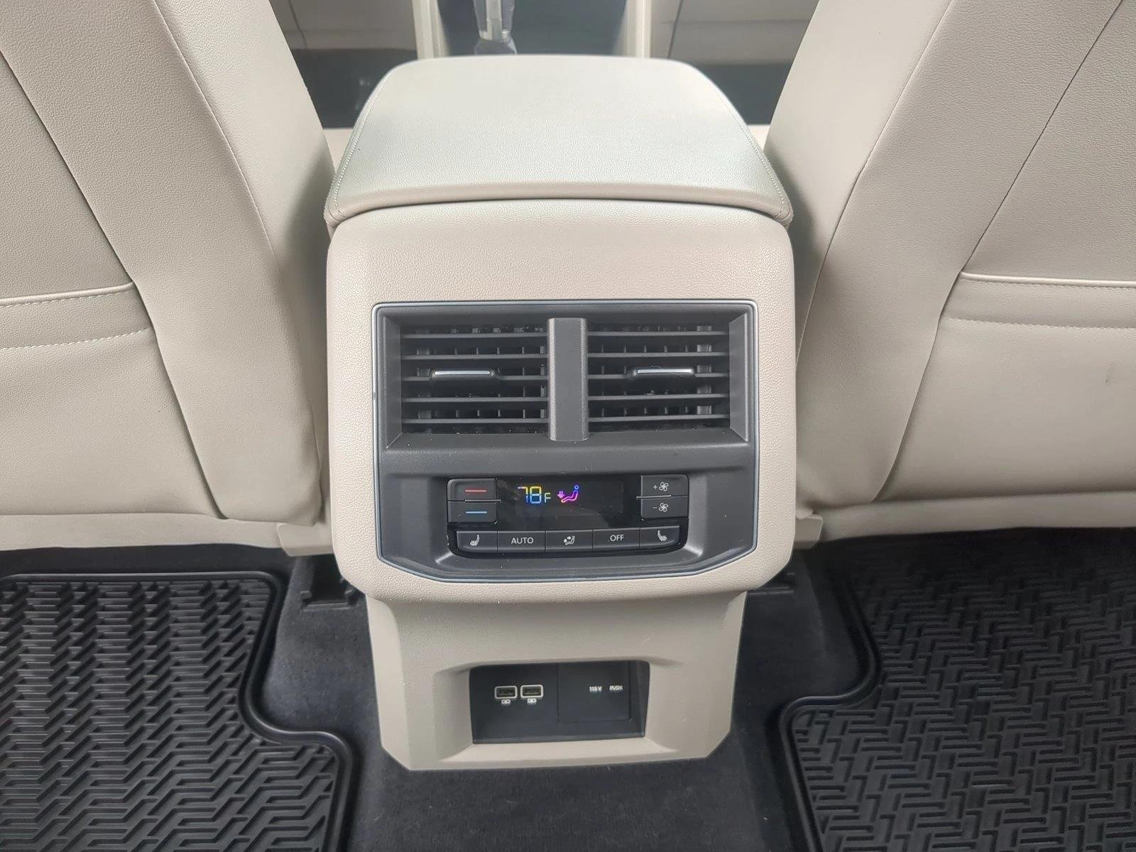 Used 2018 Pure White Volkswagen 3.6L V6 SEL Premium image 18