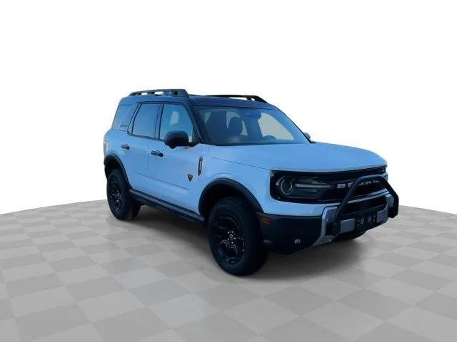 Used 2025 White Ford Badlands image 4