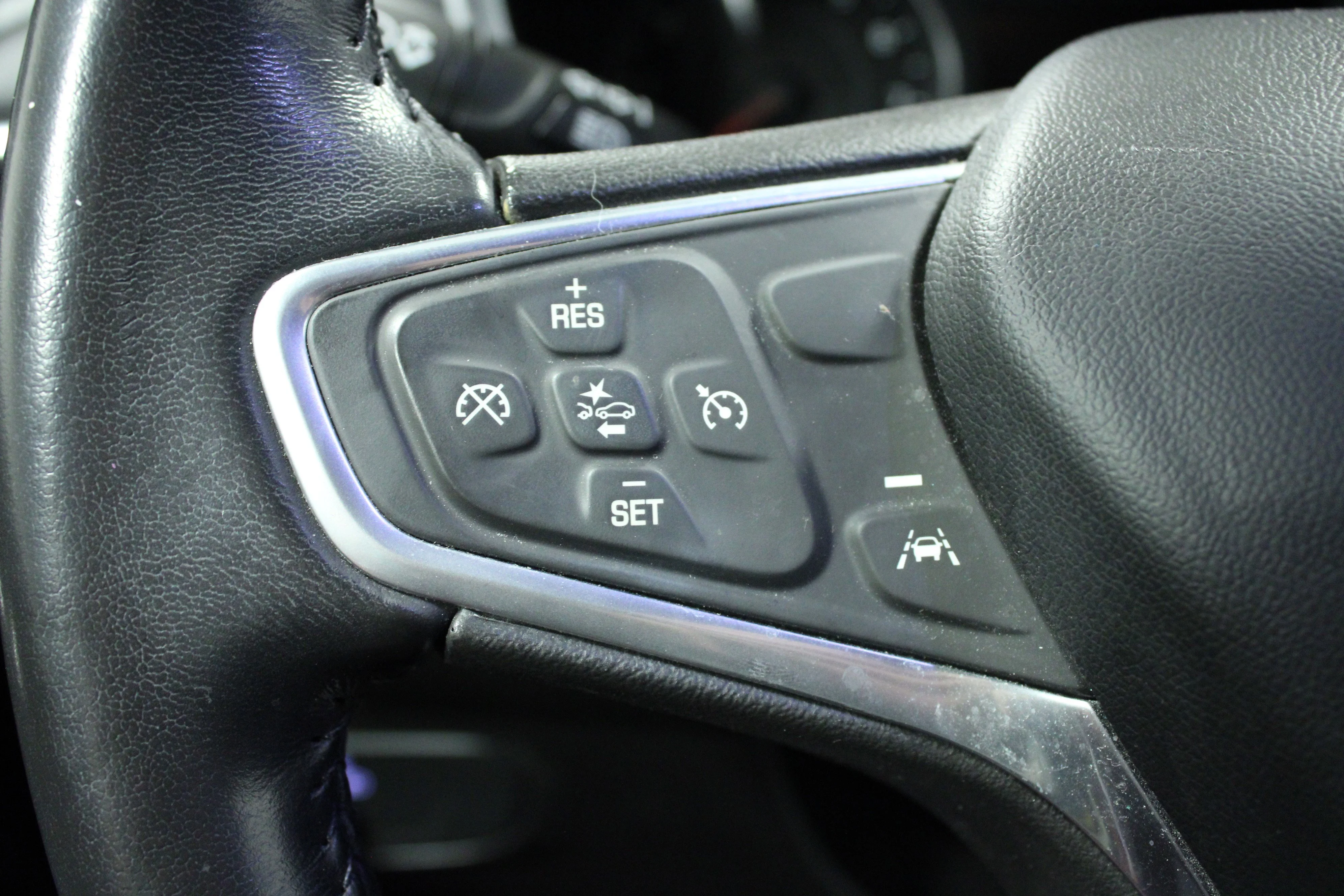 Used 2022 Silver Ice Metallic Chevrolet LT image 20