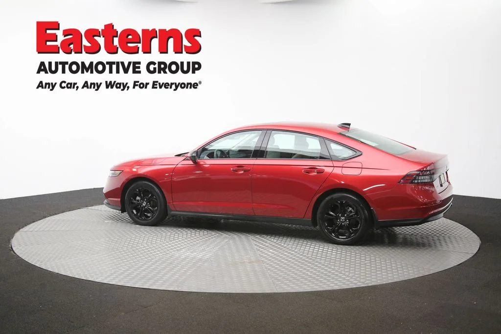 Used 2025 Red Honda SE image 61