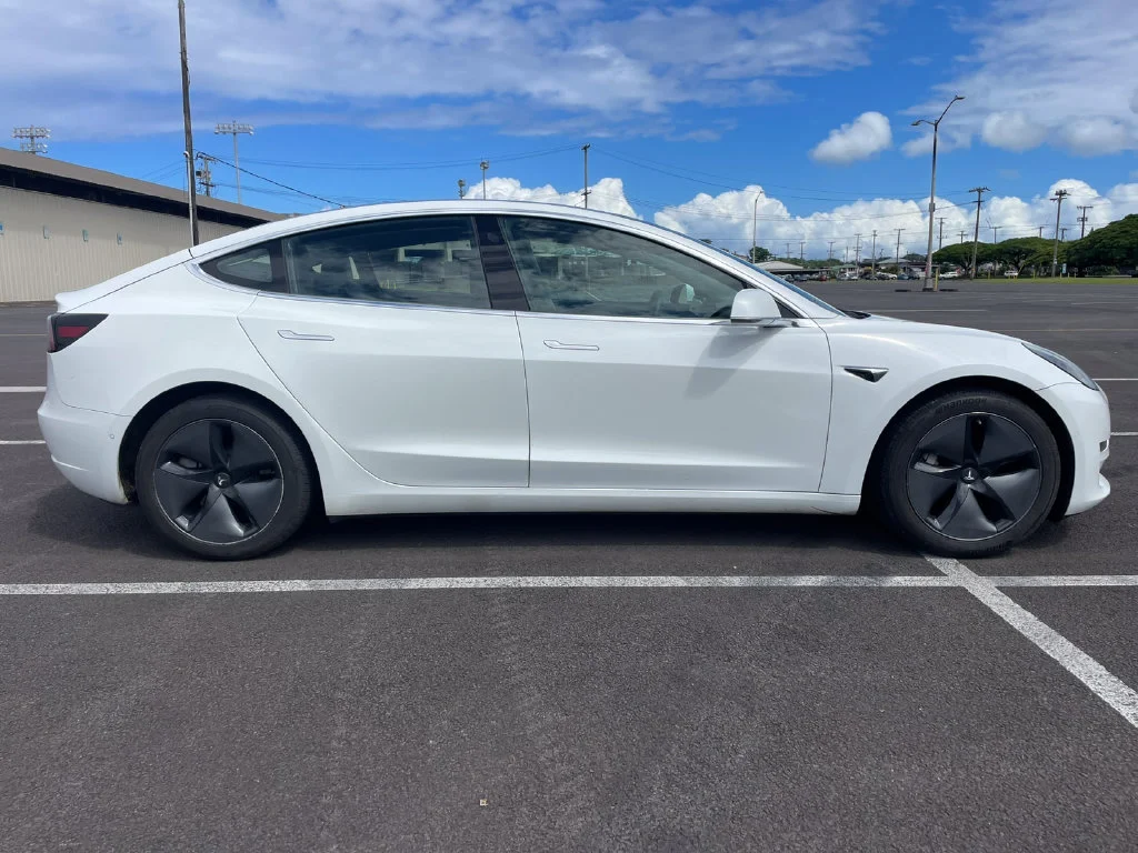 Used 2018 White Tesla Long Range image 4