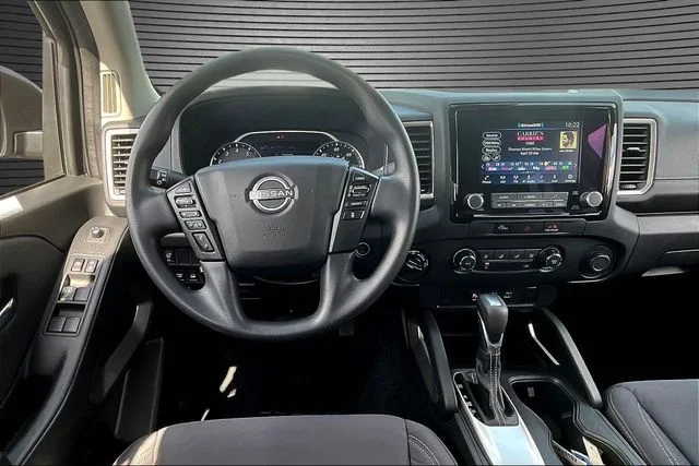 Used 2024 Green Nissan SV image 9