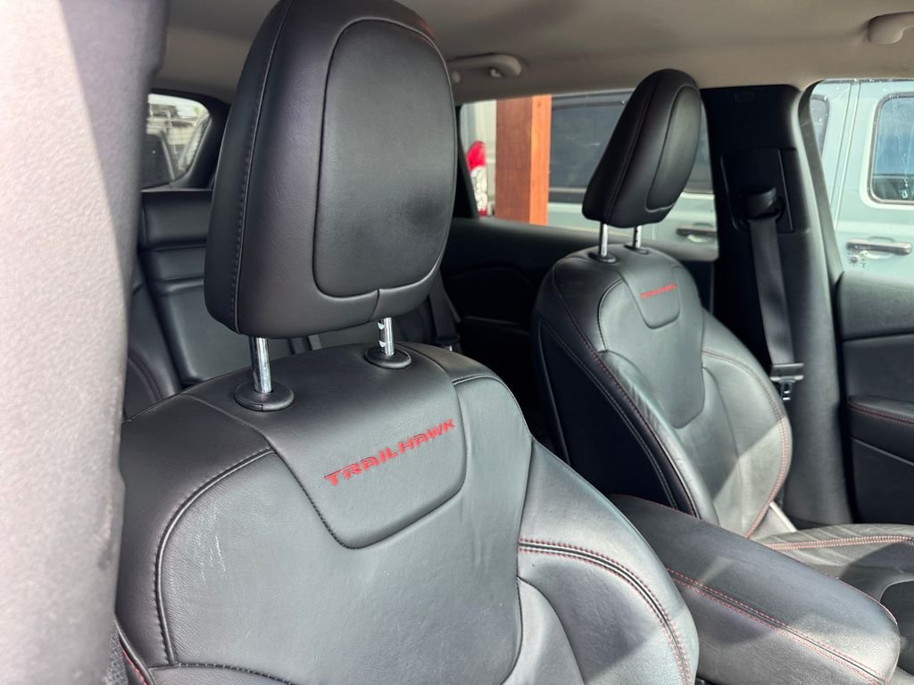 Used 2016 Gray Jeep Trailhawk image 2