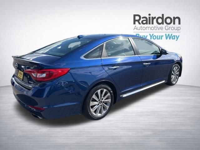 Used 2017 Lakeside Blue Hyundai Sport image 7
