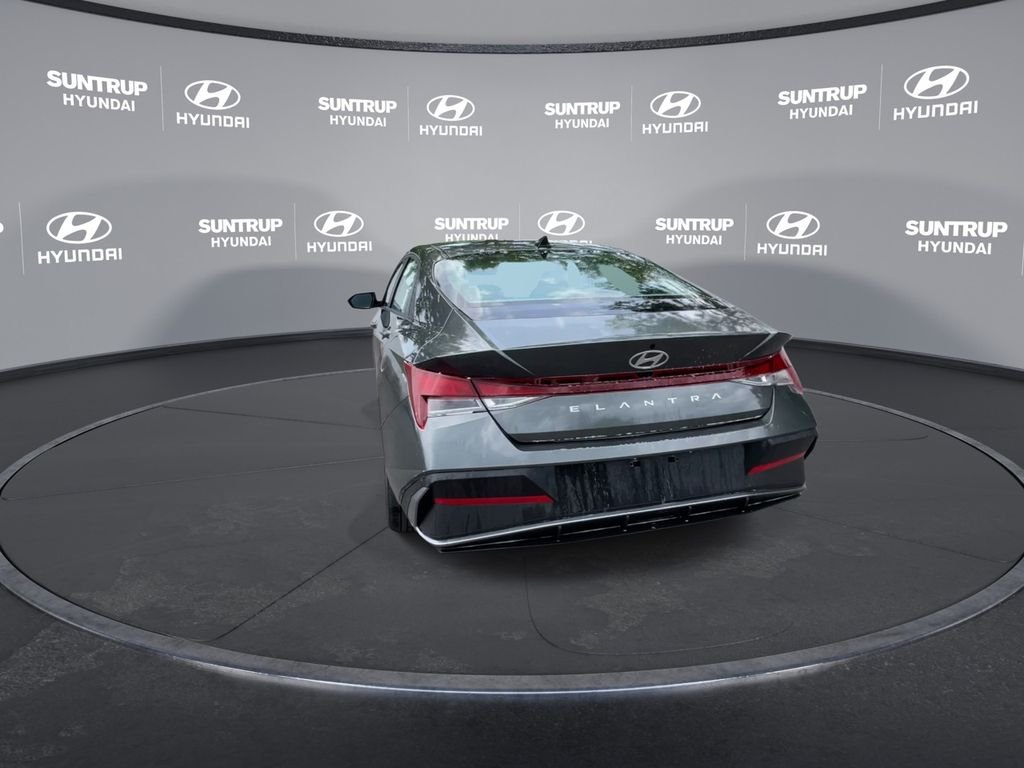 2025 Hyundai Elantra SE - Photo 20
