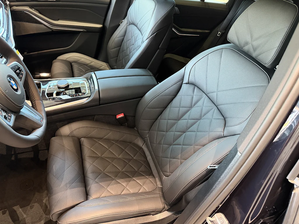New 2026 Carbon Black Metallic BMW xDrive40i image 12