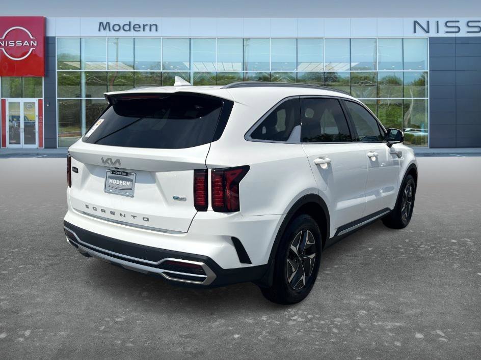 Used 2022 Snow White Pearl Kia EX image 5