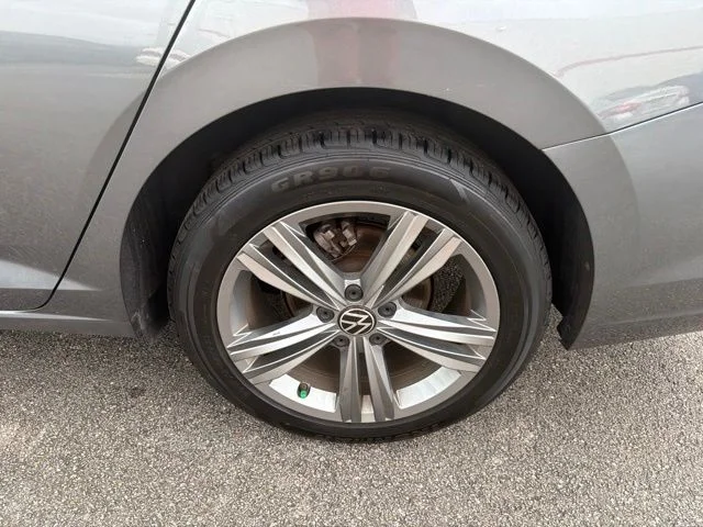 Used 2024 Gray Volkswagen 1.5T SE image 6