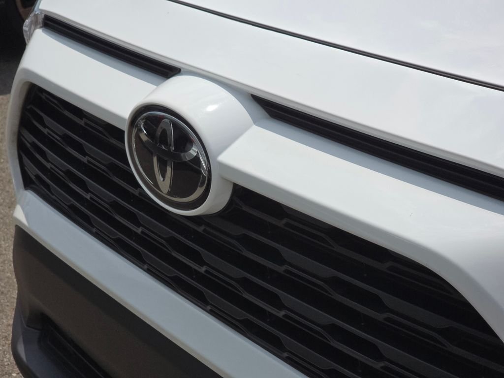 Used 2025 White Toyota XLE image 14