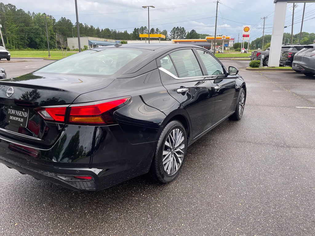 2025 Nissan Altima SV - Photo 6