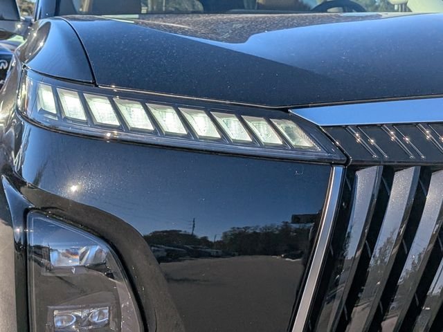 New 2026 Black INFINITI LUXE image 9