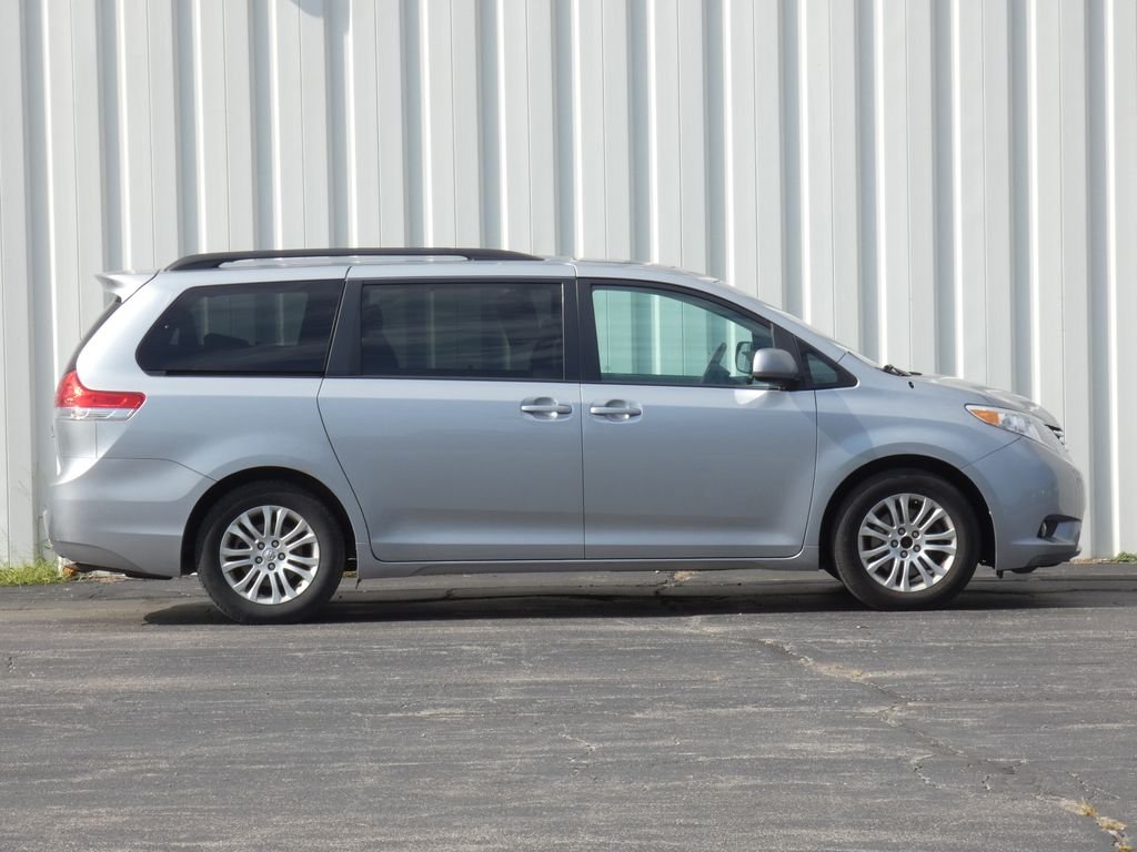 Used 2014 Toyota Sienna XLE with VIN 5TDYK3DC3ES431732 for sale in Kansas City