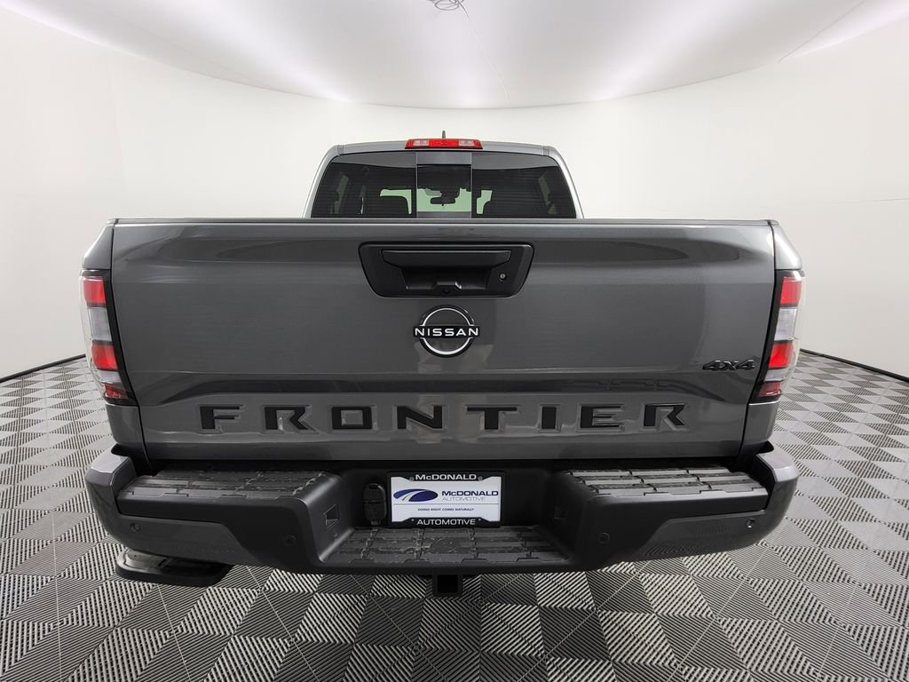 New 2026 Gun Metallic Nissan Crew Cab SV image 4