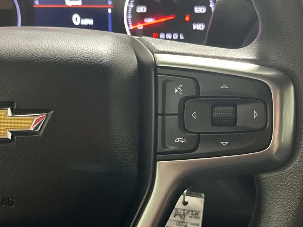 Used 2021 SHADOW GRAY METALLIC Chevrolet Custom image 17