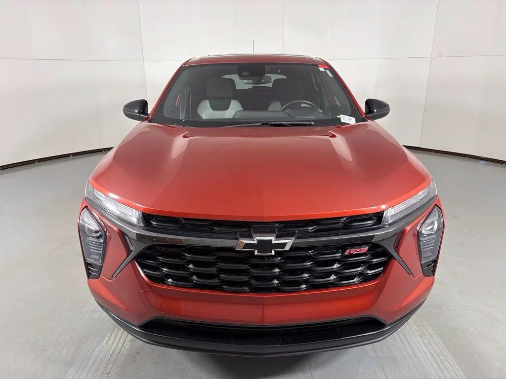 Used 2024 Red Chevrolet 1RS image 3