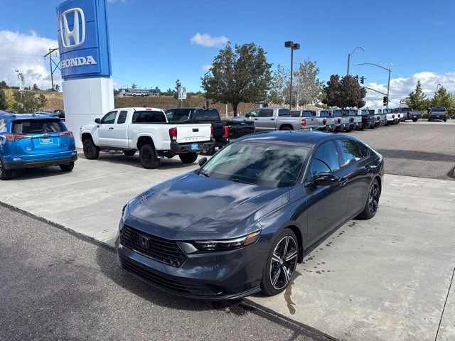 Certified Used 2026 Meteorite Gray Metallic Honda SE image 34