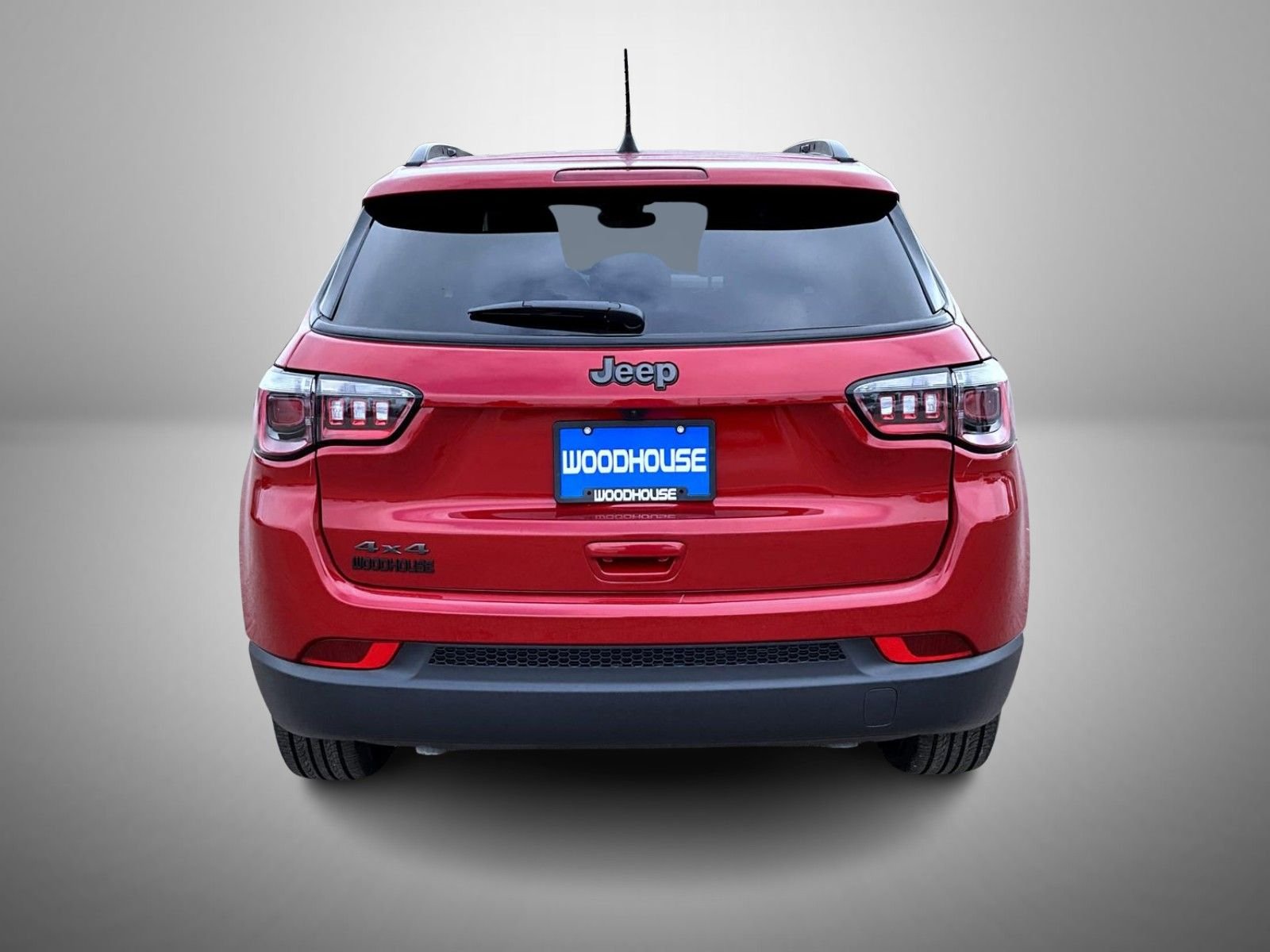 New 2026 Red Hot Pearl-Coat Exterior Paint Jeep Latitude image 6
