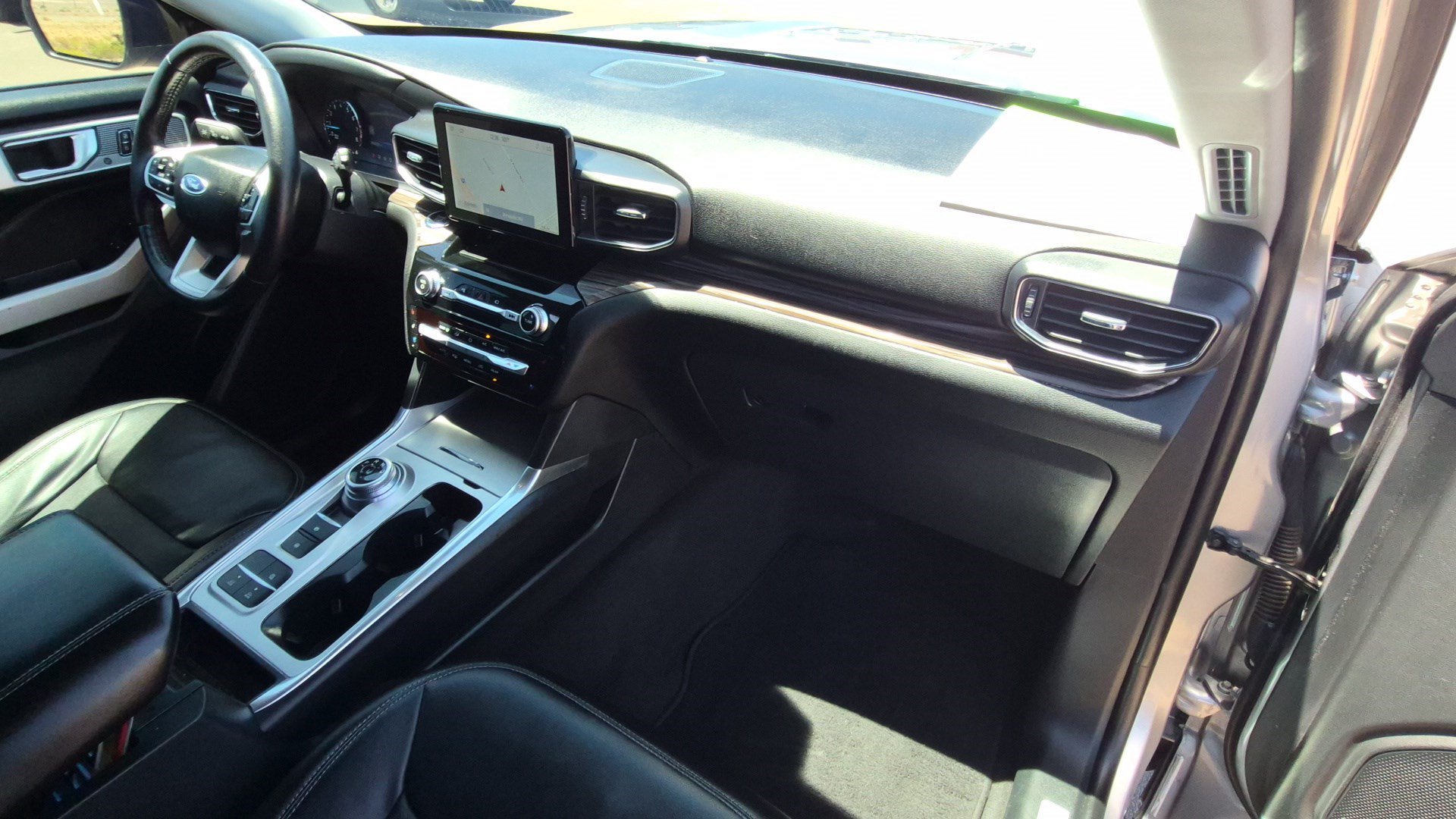 Used 2023 Silver Metallic Ford Limited image 31