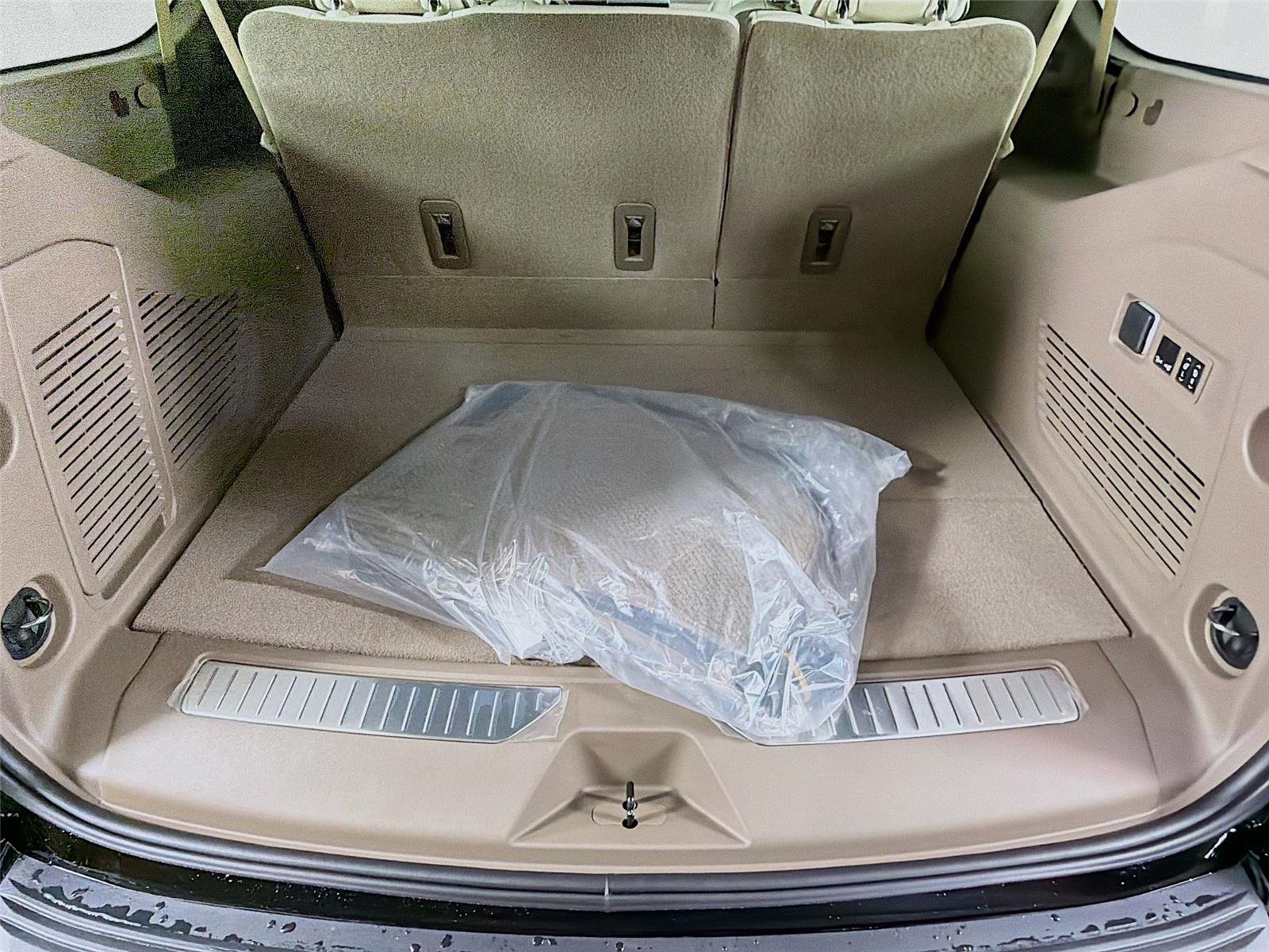 2026 GMC Yukon XL Denali - Photo 14