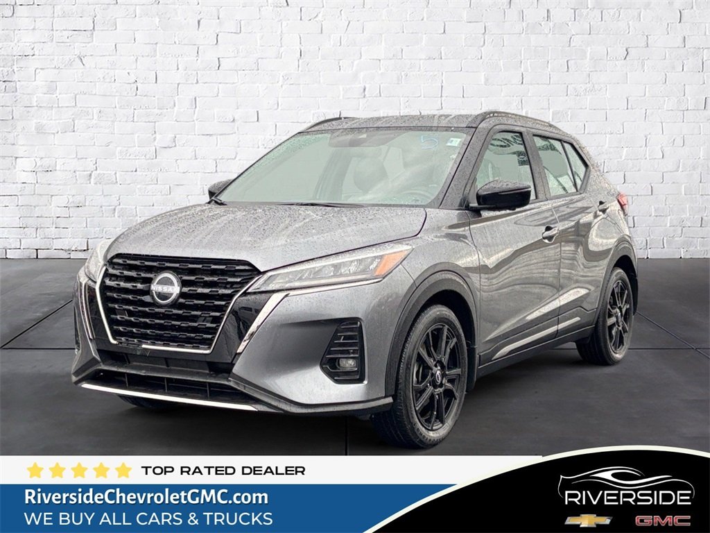 2023 Nissan Kicks SR