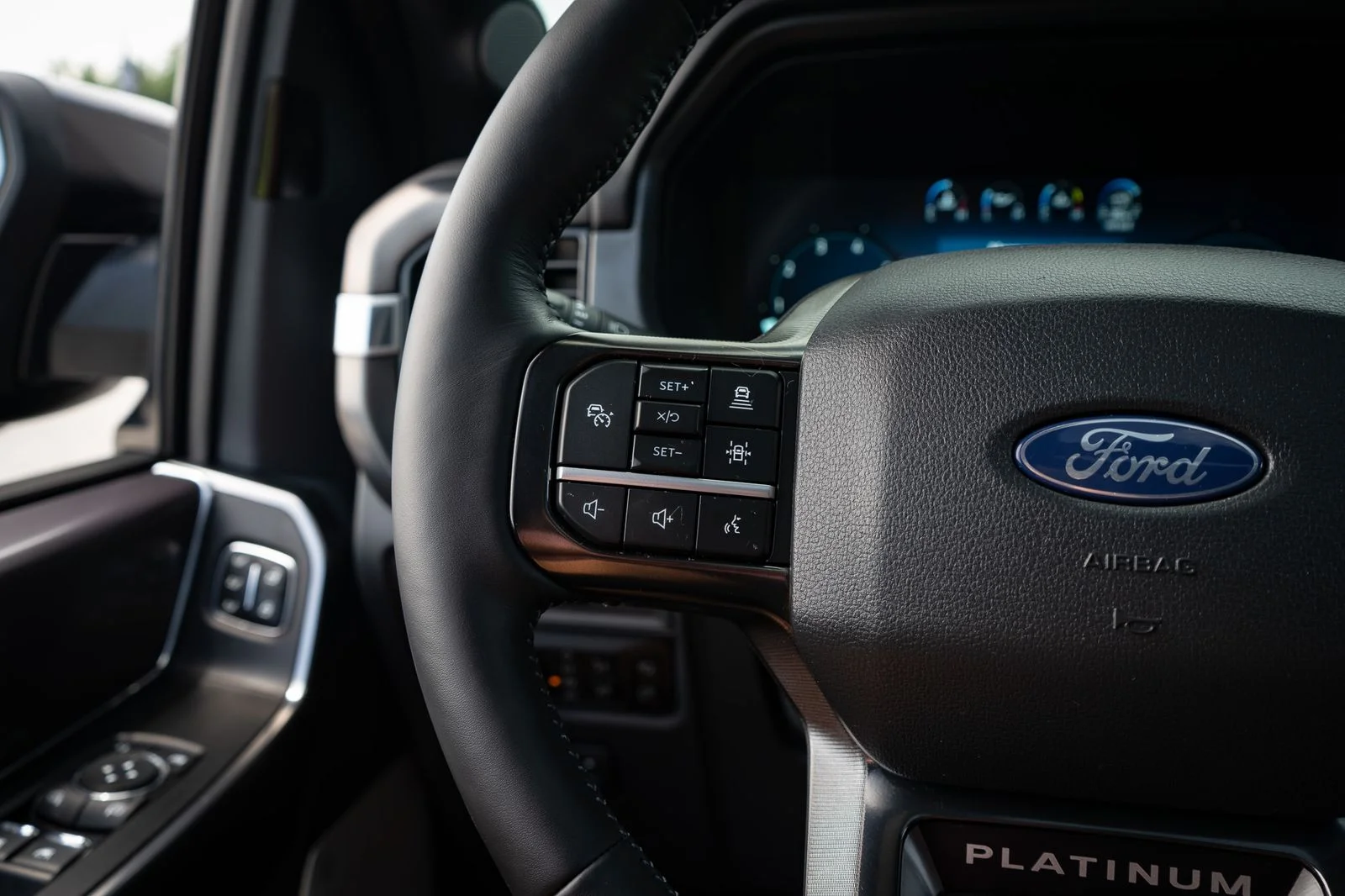 Used 2025 Black Ford Platinum image 57