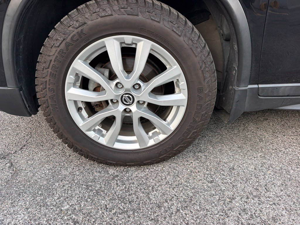 Used 2018 Black Nissan SV image 5