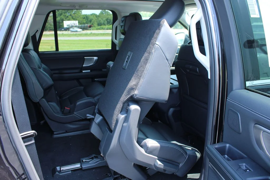 New 2027 Agate Black Metallic Ford MAX Platinum image 26
