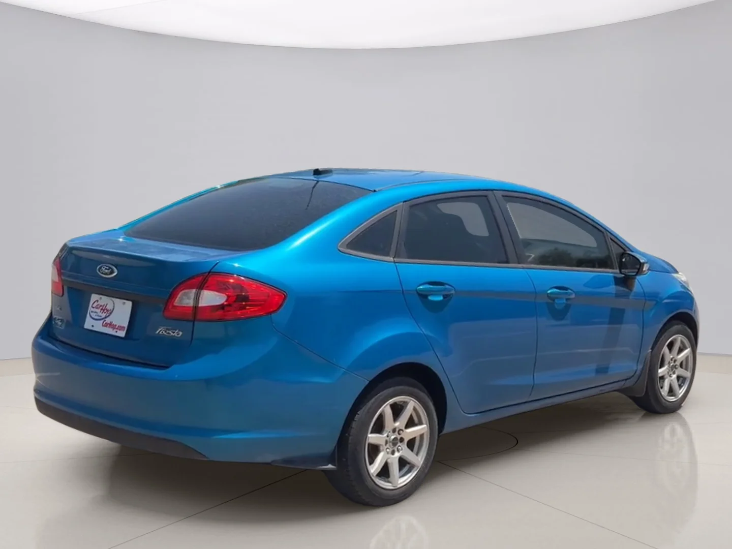 Used 2013 Blue Ford SE image 5