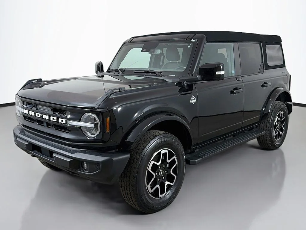 Used 2023 Shadow Black Ford Outer Banks image 11