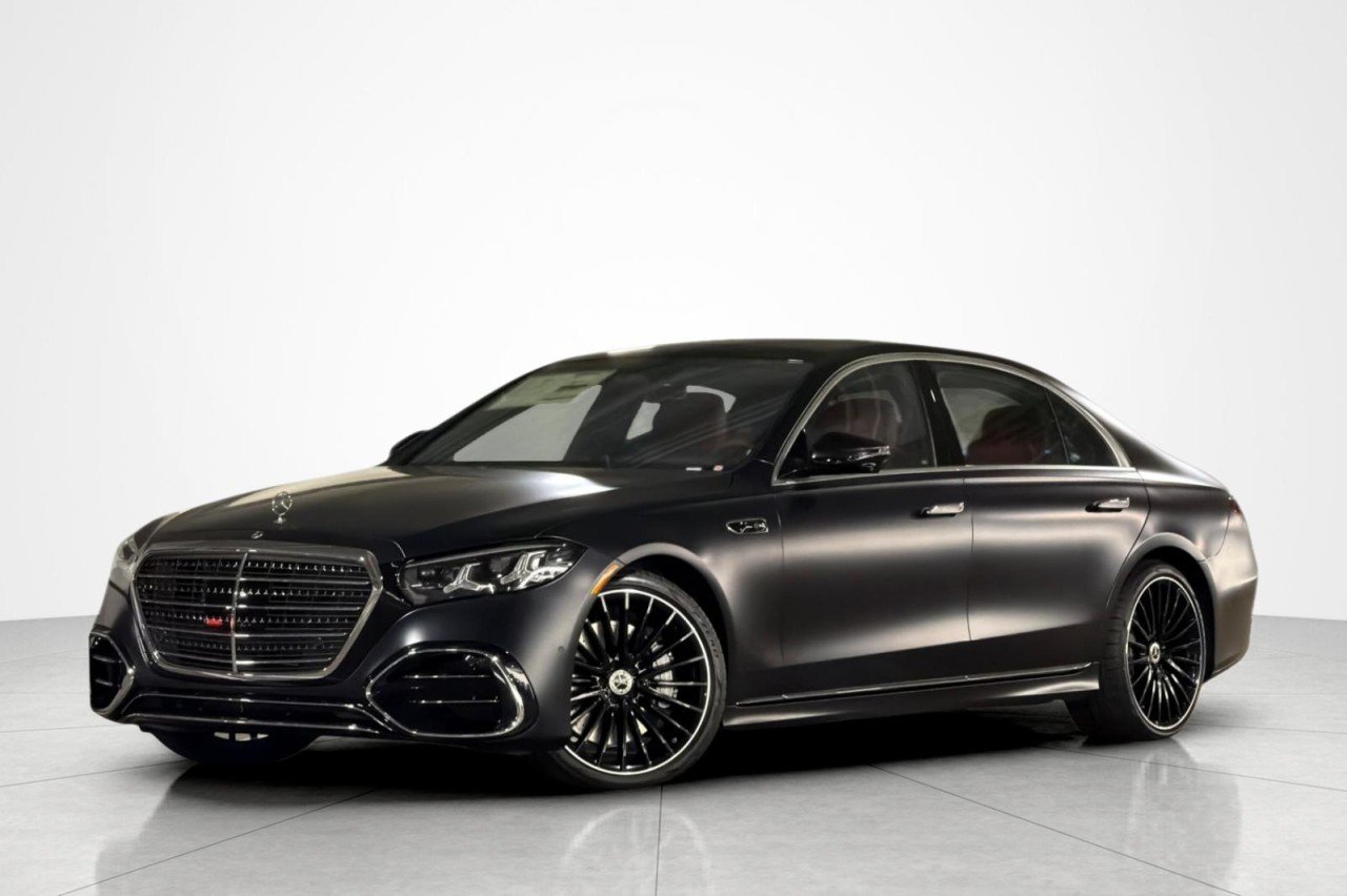 New 2027 MANUFAKTUR Night Black Magno Mercedes-Benz S 580 4MATIC® Sedan image 1