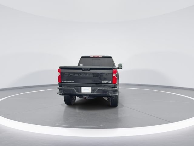 Used 2024 Black Chevrolet High Country image 7