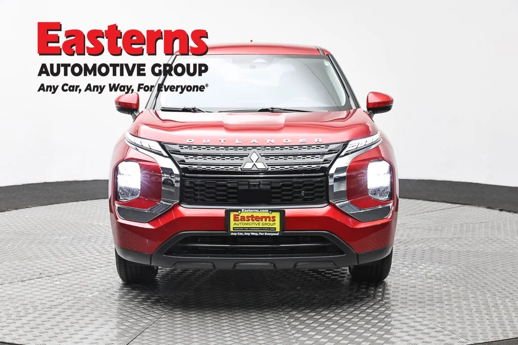 Used 2024 Red Mitsubishi ES image 2