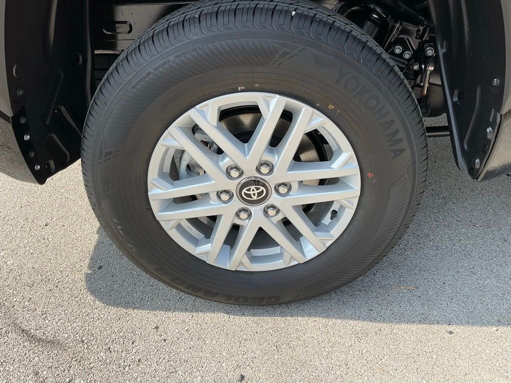 2026 Toyota Tundra SR5 - Photo 8