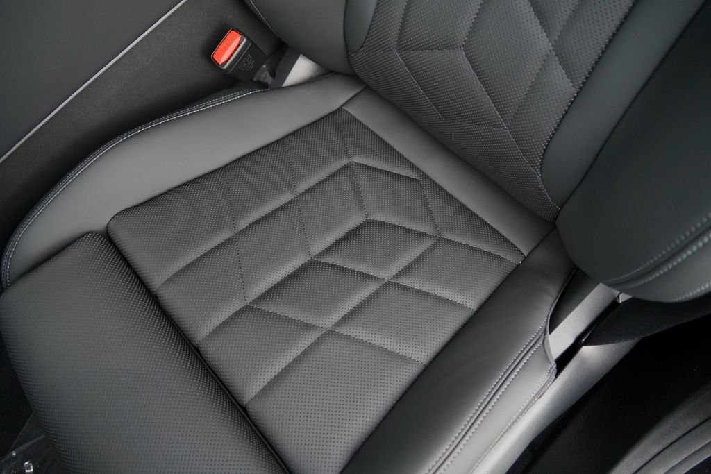 New 2027 Black Sapphire Metallic BMW 530i image 14