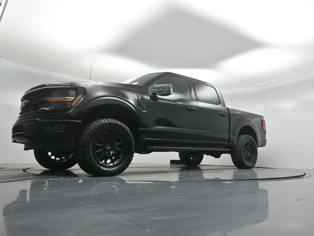 New 2026 Agate Black Metallic Ford XLT image 37