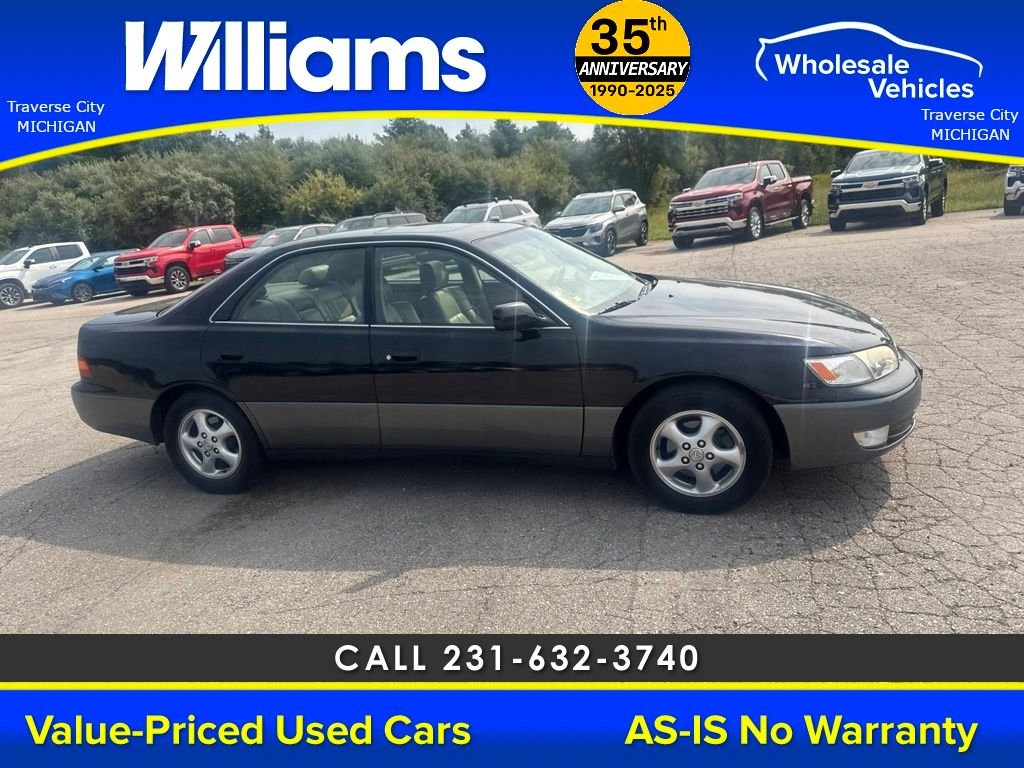 Used 1999 Black Lexus 300 image 12