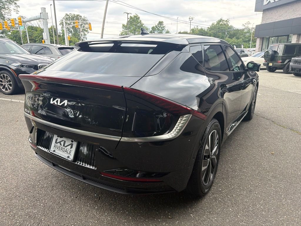 Used 2023 Black Kia Wind image 4