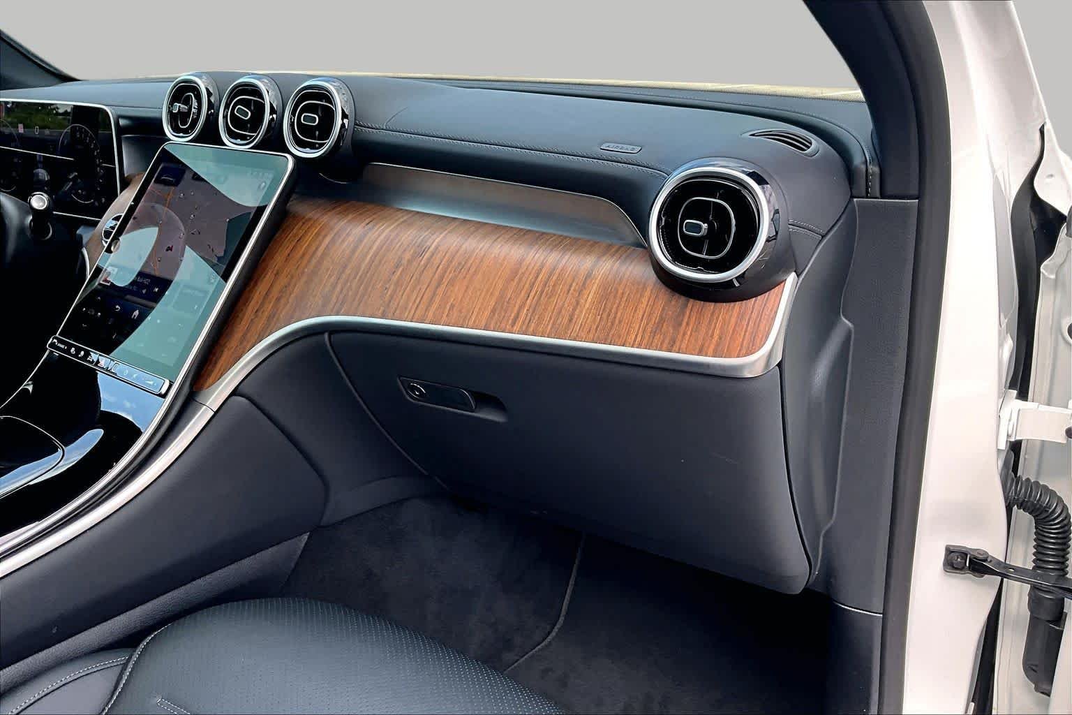 2025 Mercedes-Benz GLC Base - Photo 19